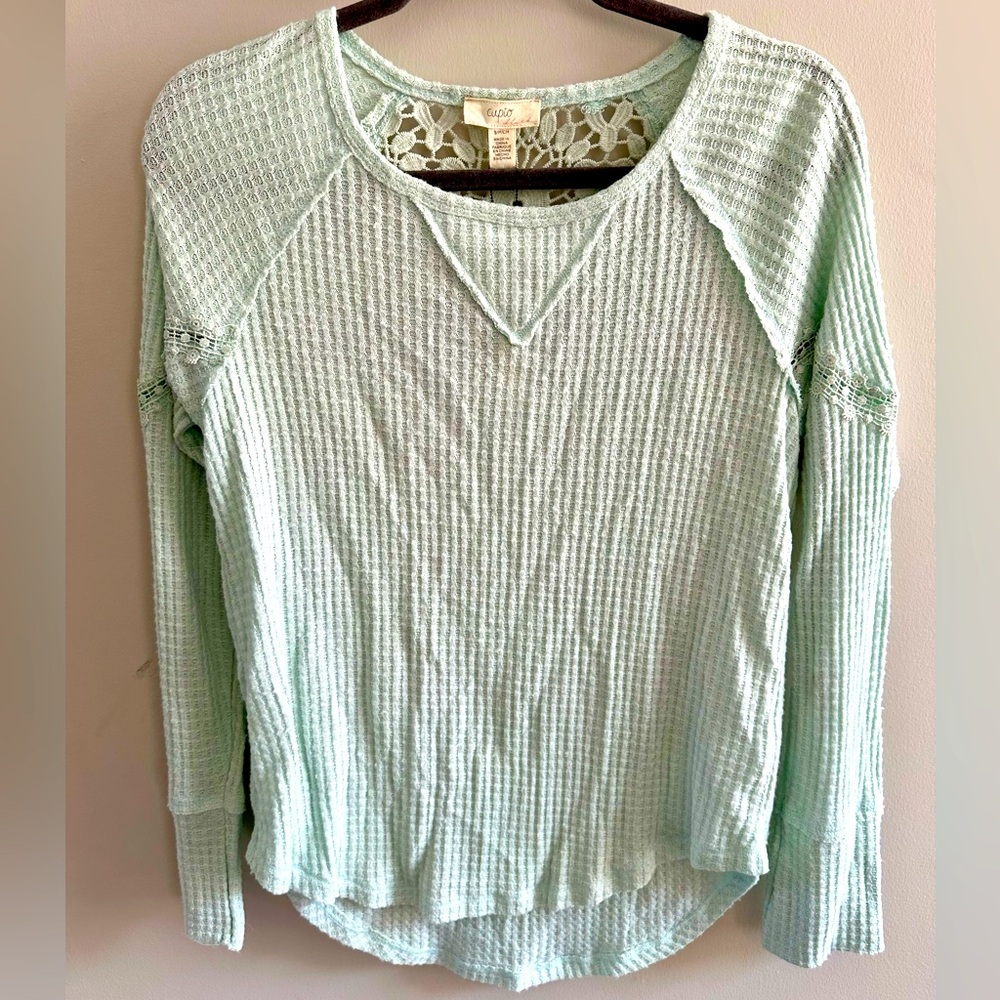 NWT Cupio lightweight crochet top